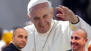 Il Sismografo: Stati Uniti Em decisão muito rara, Papa demite