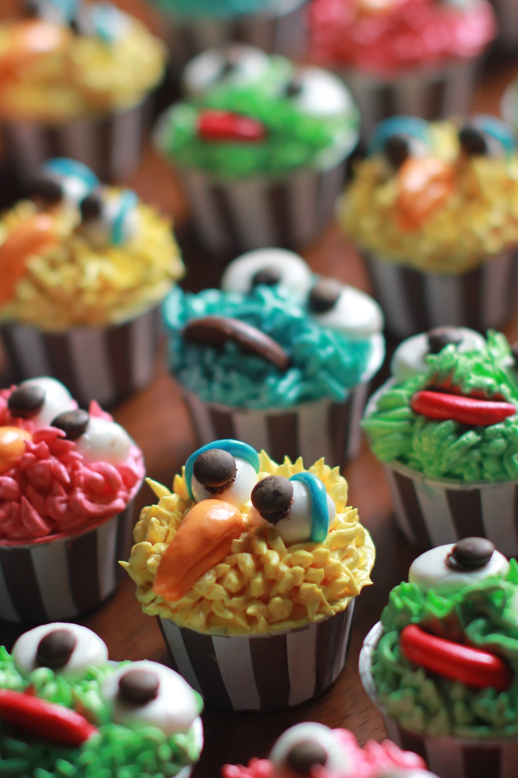 Masam manis: SESAME STREET CUP CAKE