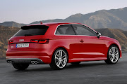 Novo Audi S3: 300 cv e cara de mau!