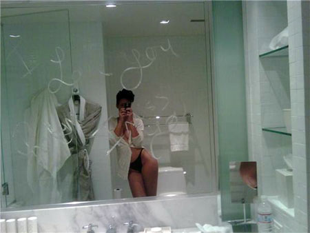 look like Rihanna doesn't mean you can't dance in the mirror naked