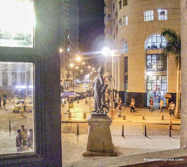 Estátua de Carlos Gomes na Cinelândia