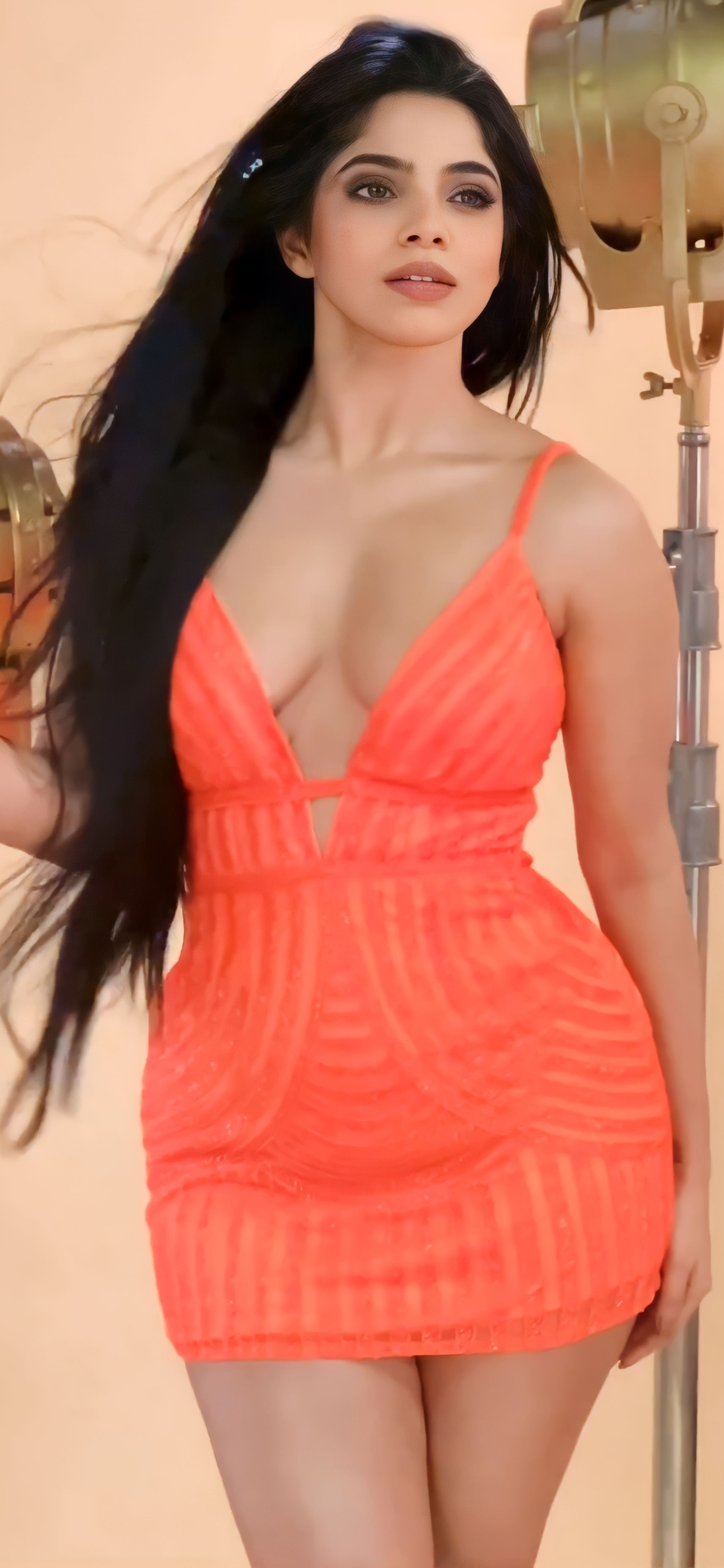 Divya Bharti Sexy Film - Divya Bharti Super Hot Poses in Orange Outfit - Az7am