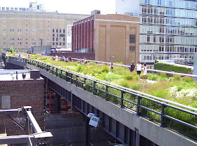 "High Line 20th Street looking downtown" by Beyond My Ken - Own work. Licensed under GFDL via Wikipedia - http://en.wikipedia.org/wiki/File:High_Line_20th_Street_looking_downtown.jpg#/media/File:High_Line_20th_Street_looking_downtown.jpg