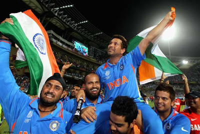 World Cup Trophy, Sachin Tendulkar, Zaheer Khan, Yuvraj Singh, Yusuf Pathan, Harbhajan Singh, Suresh Raina, World Cup 2011, World Cup