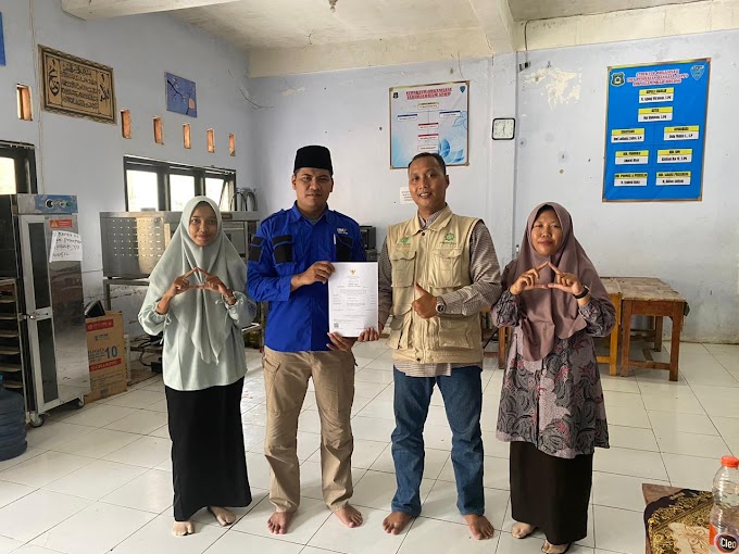 SMK Islam Mbah Bolong Terima Sertifikat Produk Halal dari Halal Center