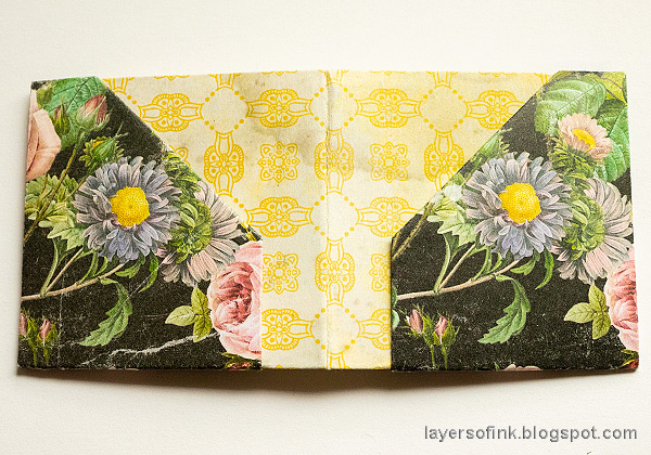 Layers of ink - Folded Tag Book Tutorial by Anna-Karin Evaldsson.