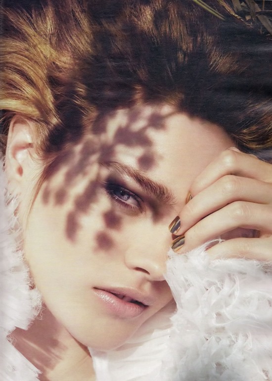 natalia-vodianova-harpers-bazaar-uk-september-2009-paola-kudacki-4