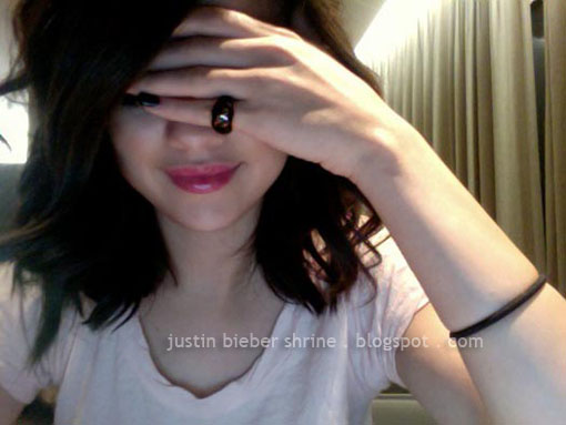 bieber ring. ring with Justin Bieber at