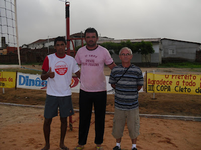 Resultado de imagem para volei 4x4 regional na quadra aedesc caraubas rn