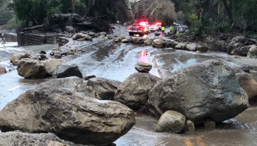 In the American California because of heavy downpours people are dying (3)