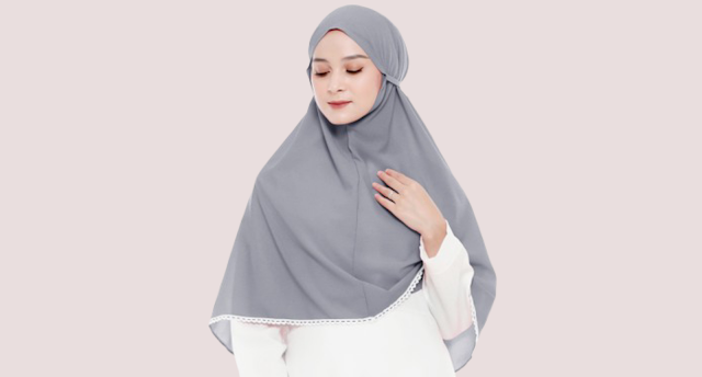 Tips menggunakan jilbab bergo maryam agar tampil optimal (foto diambil dari Zalora)