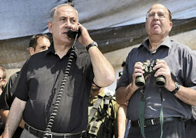 Benjamin Netanyahu e o ministro da Defesa, Moshe Yaalon.