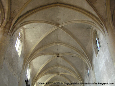 VEZELISE (54) - L'église Saint-Côme et  Saint-Damien (Intérieur)