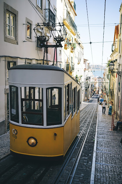 ビカのケーブルカー（Elevador da Bica）