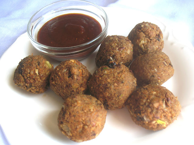 Kidney Bean and Rice Balls with Sun-Dried Tomatoes and Walnuts