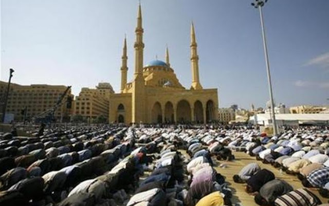 Friday prayers at mosques Lebanon