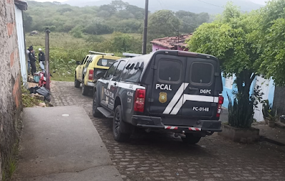 Em Santana do Ipanema/AL, Operação prende envolvidos em crimes de tráfico de drogas e pose de arma de fogo