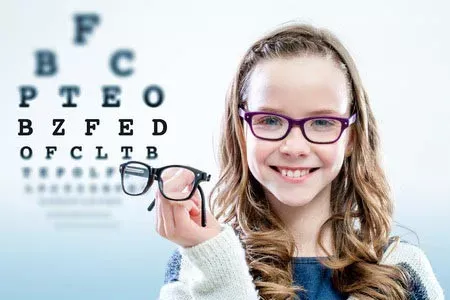 Fakta Penting Parenting Anak Pakai Kacamata