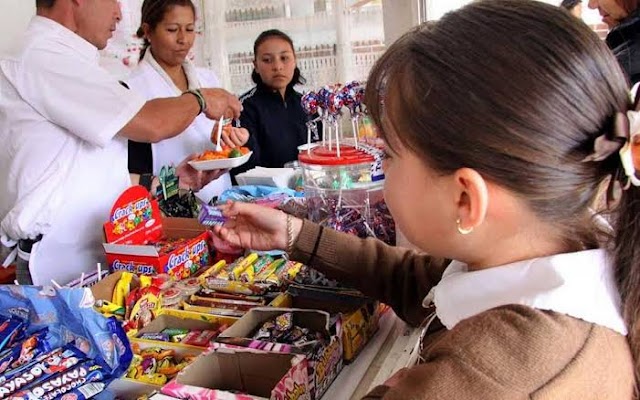 RECHAZAN PROHIBIR VENTA DE “CHATARRA” EN EDUCACIÓN. 