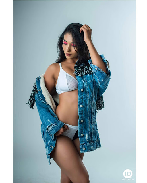Instagram of Anajli Kapoor Bikini