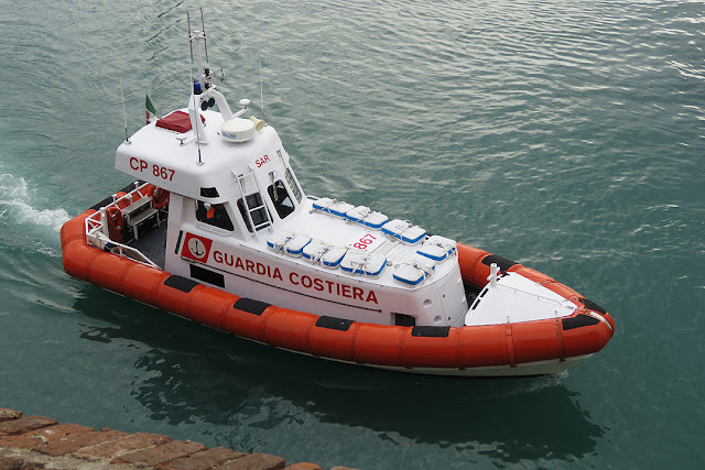 Motovedetta della Guardia Costiera CP 867, porto di Livorno