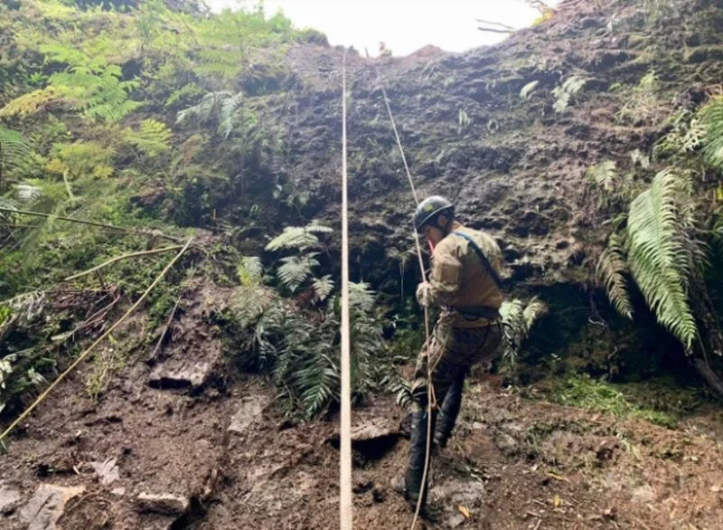 Militares osorninos se unen a búsqueda de adulto mayor en Quellón