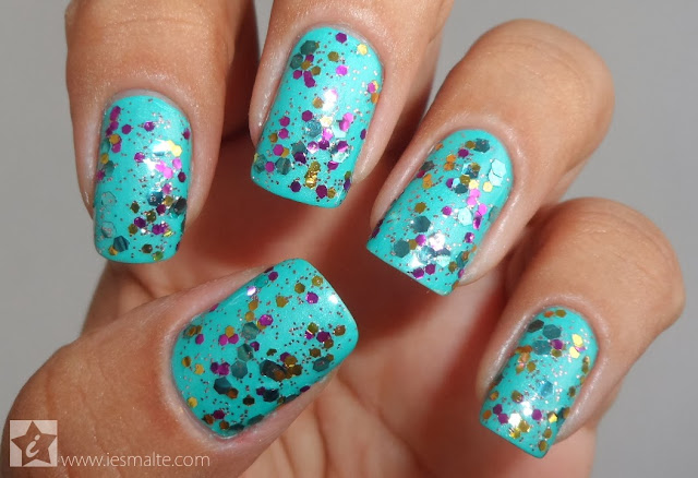 Esmalte Valsa Cintilante + Esmalte Glamuroso