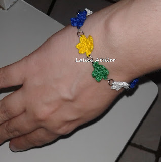 flor crochê, pulseira flor crochê, flor verde, amarela, azul e branco, pulseira do Brasil