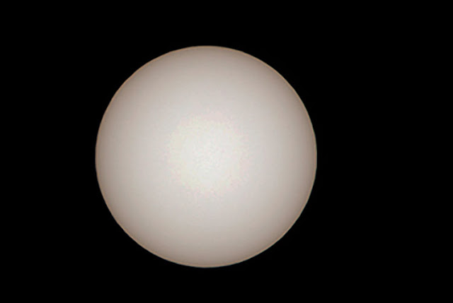 Practice pre-transit 2X image with Sky-Watcher mount and 600mm DSLR, 1/1000 second (Source: Palmia Observatory)