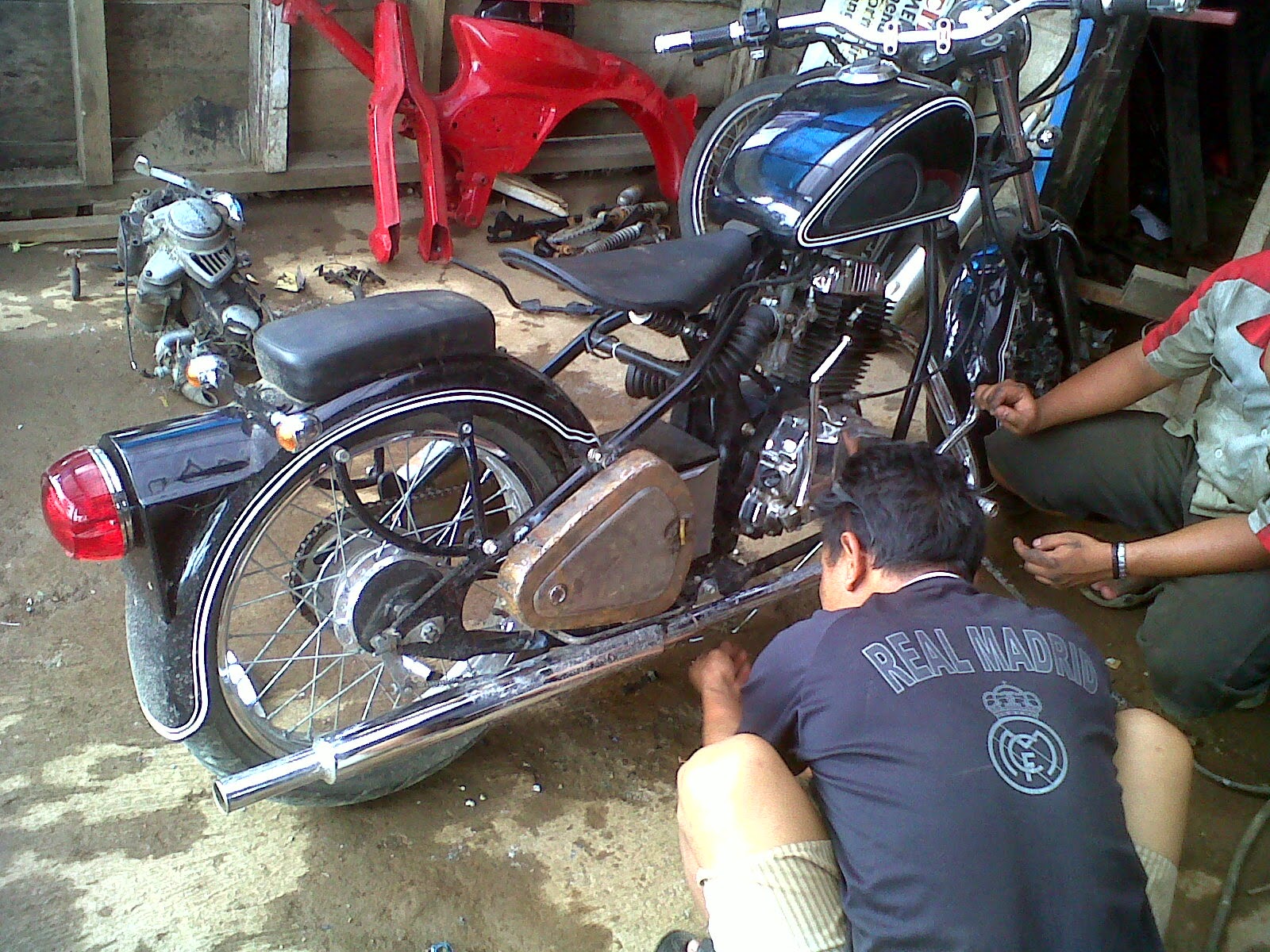 Acas303 Showroom Motor Modifikasi Custom Dan Klasik Proses