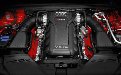2011 Audi RS 5 Engine View