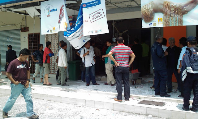Picutures Of Explosion Bank Rakyat Masjid Tanah
