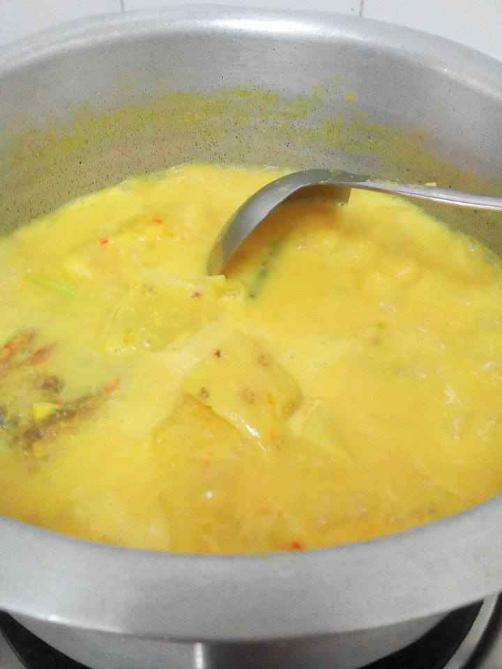 Makan Minum Best: Masak lemak kuning (gulai) nenas ikan masin