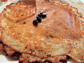 Pancakes de Arándanos en una de las Cafeterías más Populares de Bar Harbor