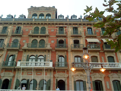 Del Castillo Square  in Pamplona / Plaza del Castillo en Pamplona / Praza do Castelo en Pamplona / Author: E.V.Pita 2012