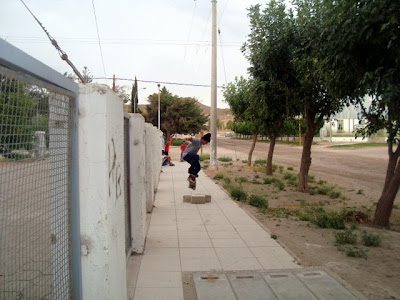 Skaters en Piedra del Aguila.-