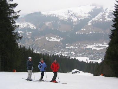 Tourists Skiing @ Auli