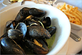 Petit Robert Bistro: Moules Frites