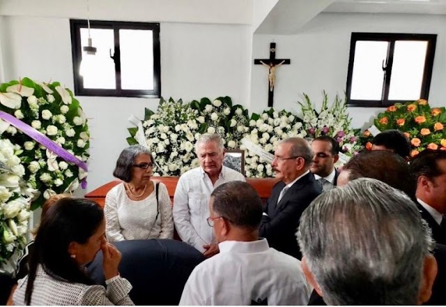 Presidente Medina asiste a funeral del empresario Heriberto Medrano