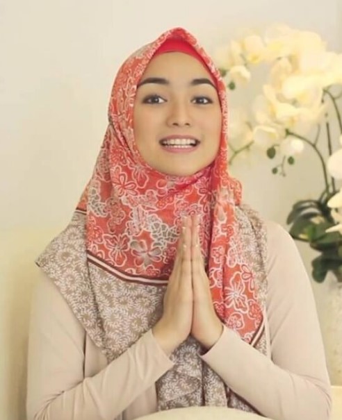 Contoh Kreasi Hijab Lebaran Terbaru 2017 Ala Selebritis