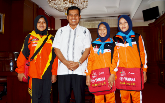 Walikota Muklis Rahman Lepas Tiga Pelajar Kota Pariaman Ikuti Jumbara PMR Ke VIII di Kabupaten Pangkajene Propinsi Sulawesi Selatan