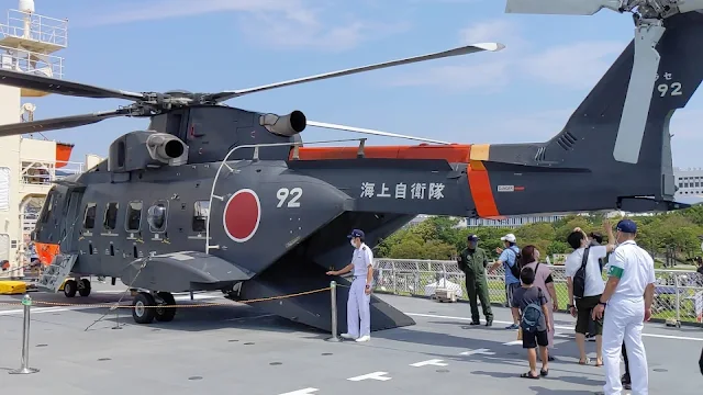 長崎港で砕氷艦しらせ一般公開