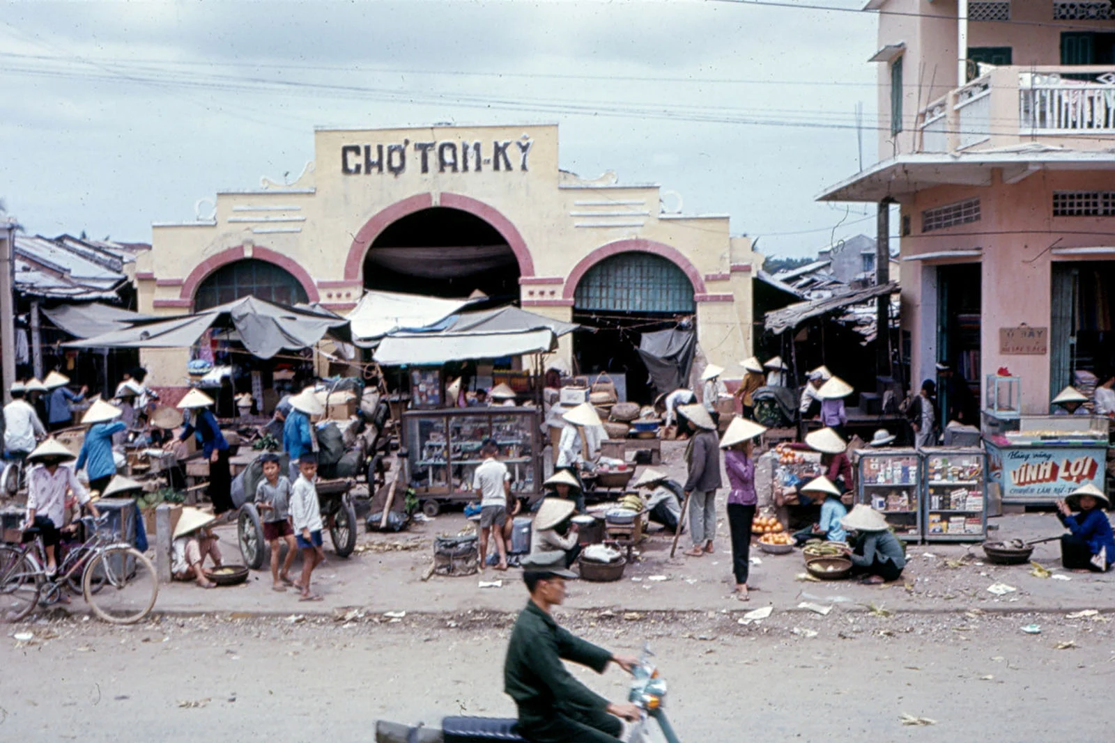 Hoài niệm Tam Kỳ xưa qua những bức ảnh film quý giá