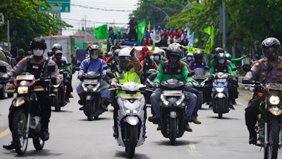 Kapolres Pelabuhan Tanjung Perak Pimpin Langsung Pengawalan Ketat Aksi Unjuk Rasa di Wilayah Jalan Margomulyo