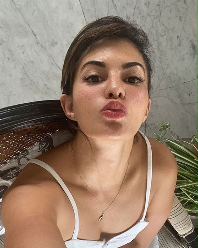 Beauty Gossips: Jacqueline Fernandes Not in the least Shying To Post No Makeup Looks