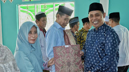  Pj Bupati Herman Serahkan CSR untuk Pembangunan Masjid Nurul Falah Di Kecamatan Concong