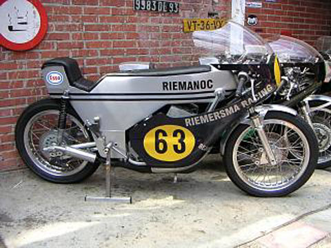 Riemanoc Monocoque Yamaha TR3 Cafe racer