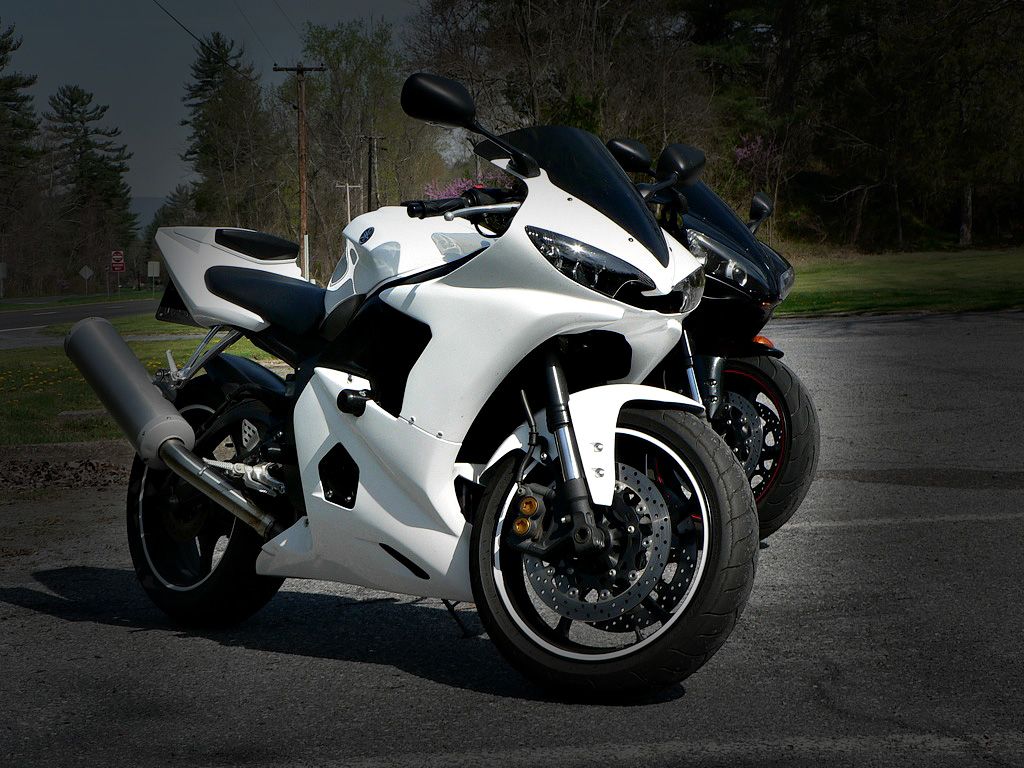 Yamaha R6 Customized White And Black Wallpaper ~ kiyute80