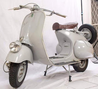 Vespa douglas 1951 pakai surat thn 1952 kondisi original.