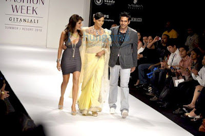 Bipasha sizzles the ramp for Rocky S with Queenie image